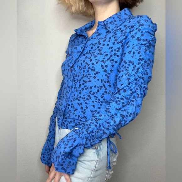 Zara Blue Floral Cinched Sleeved Blouse with Ties - Picture 4 of 12